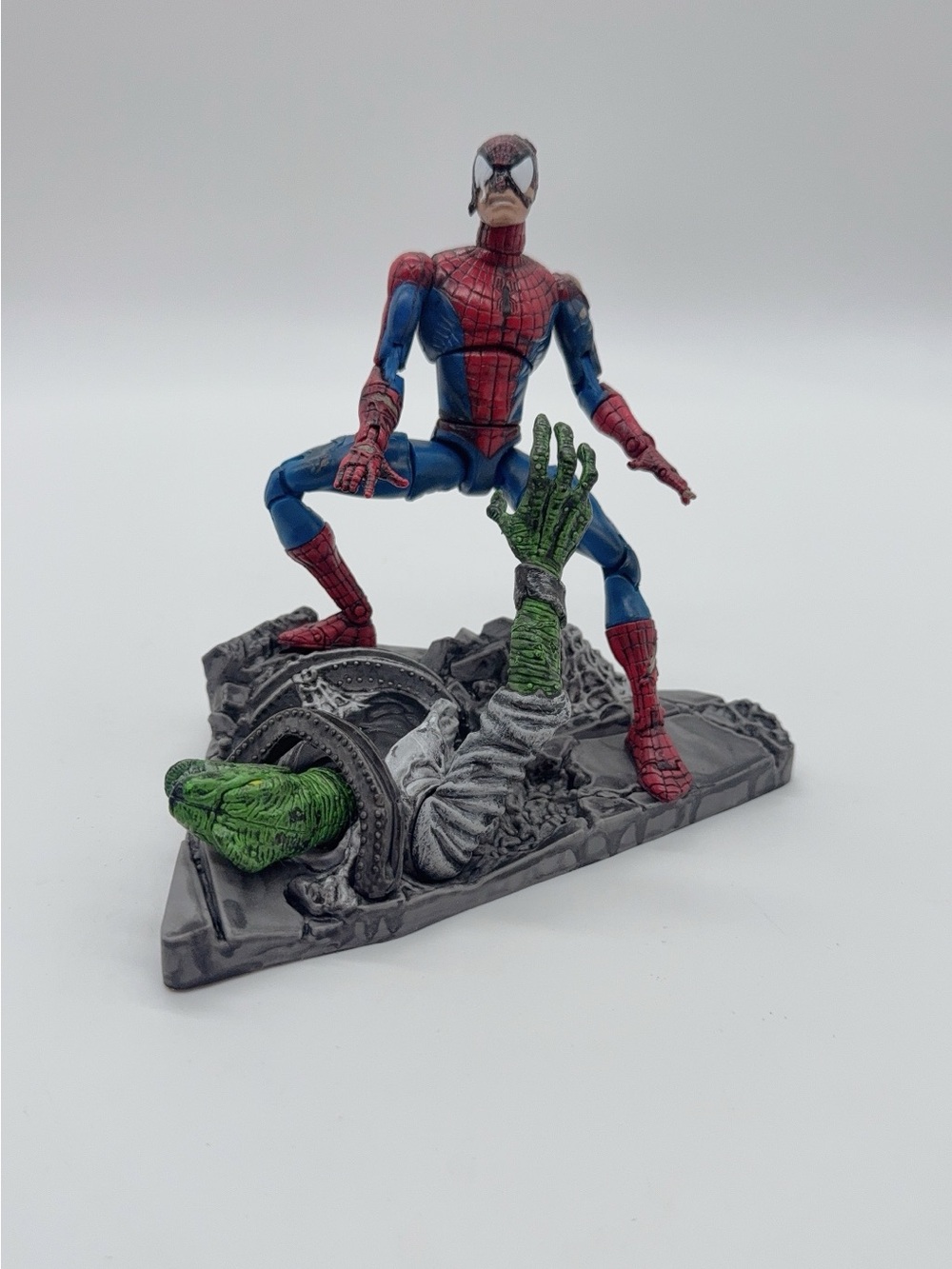Marvel Legends Spider-Man Classics Series II 2 Battle Ravaged Spider-Man